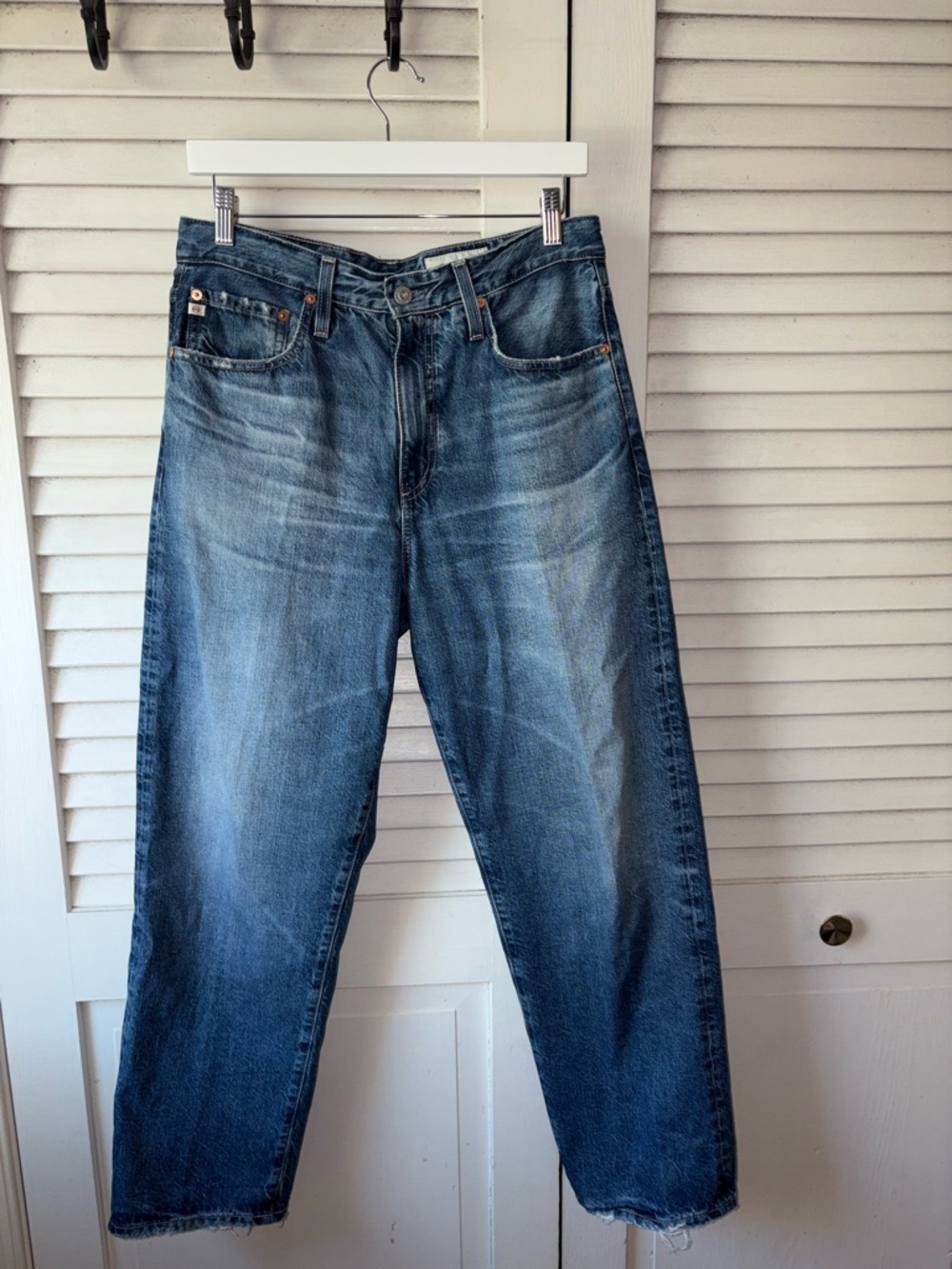 AG Rian High Rise Straight Raw Hem Jeans 29 100% Cotton Medium Wash - Picture 2 of 8